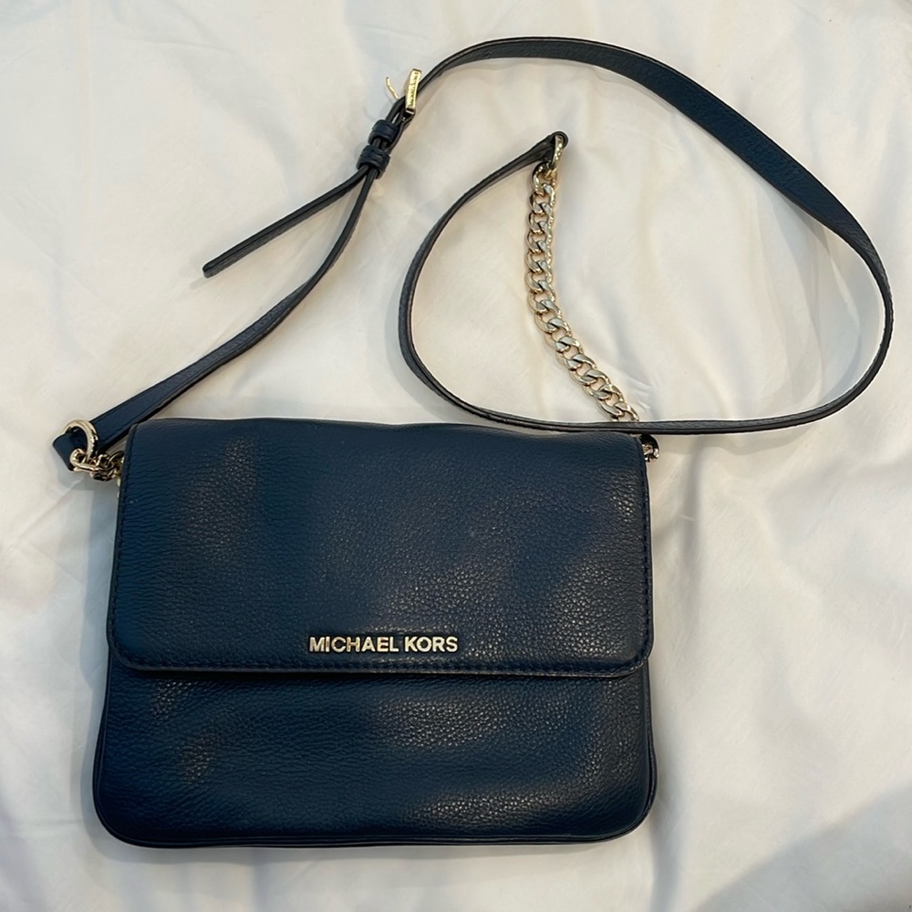 Michael kors navy blue cross body